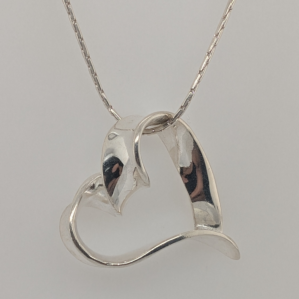 Modern Style Sterling Silver Heart Pendant W Silver Chain